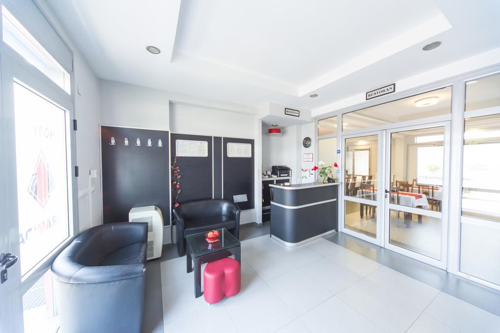 Hotel Piramida Podgorica Buitenkant foto