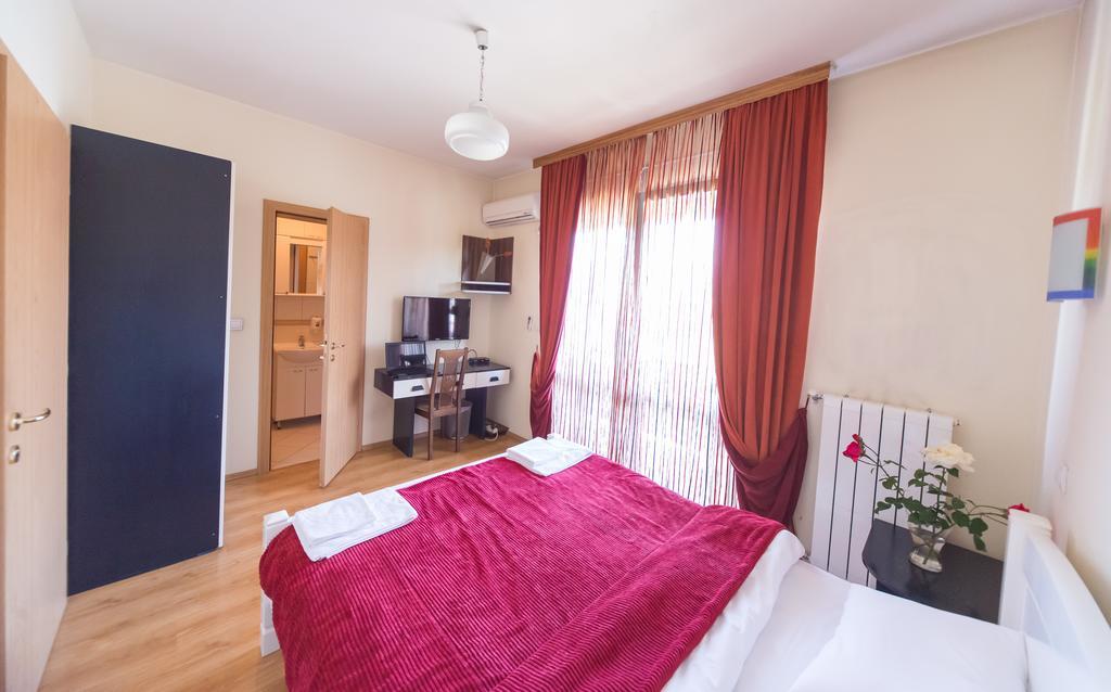 Hotel Piramida Podgorica Buitenkant foto