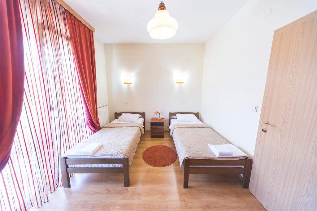 Hotel Piramida Podgorica Buitenkant foto