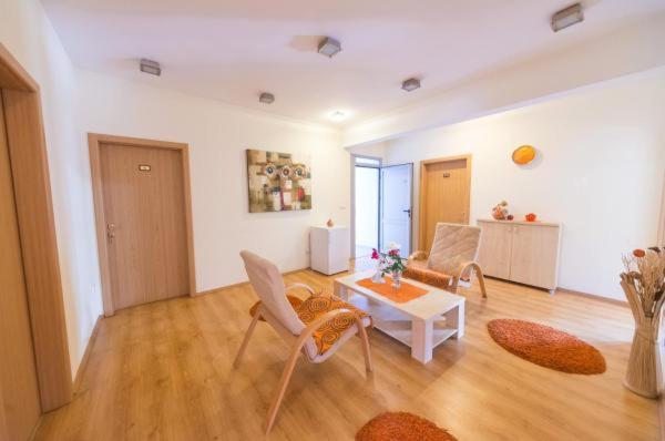 Hotel Piramida Podgorica Buitenkant foto