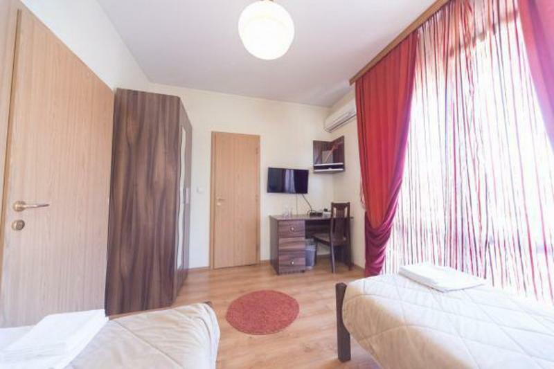 Hotel Piramida Podgorica Buitenkant foto
